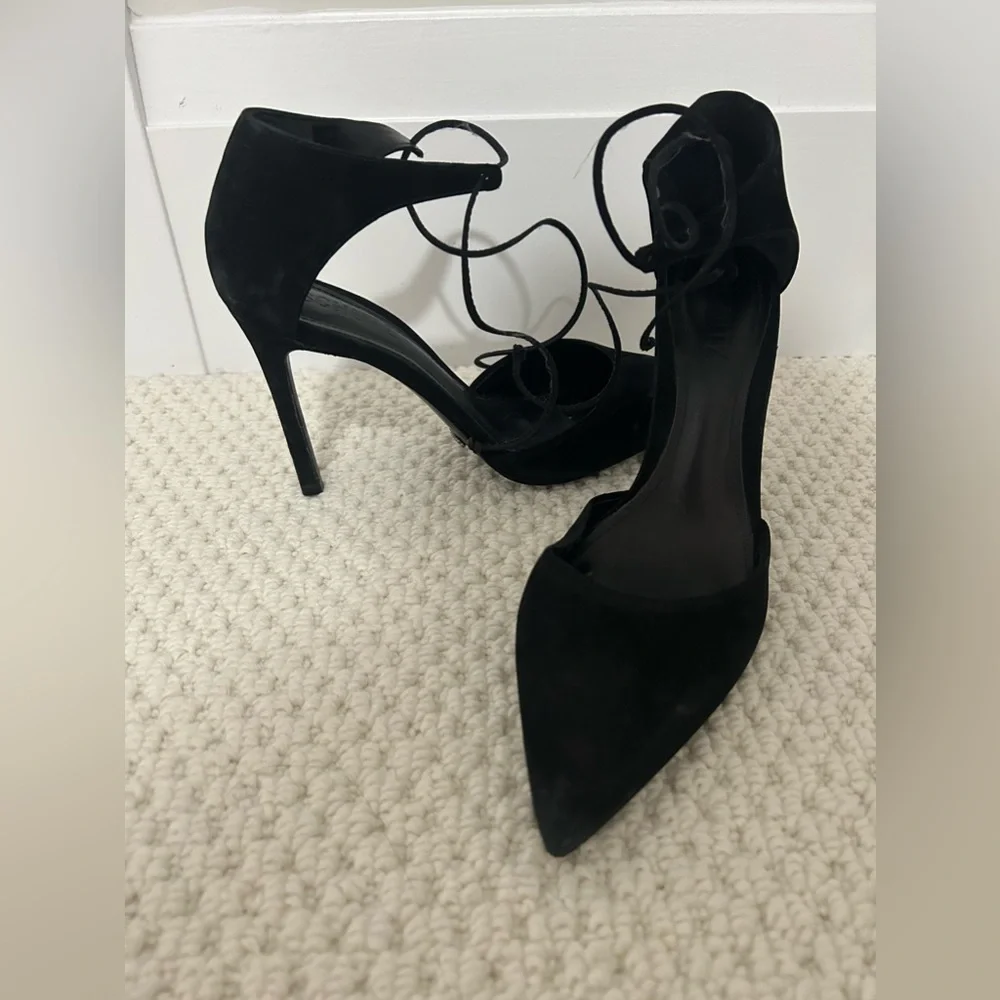 Pumps - Picture 1 of 5